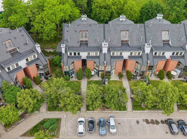 100 Arbors Ln #Townhouse 8, Vaughan, ON L4L 7G4