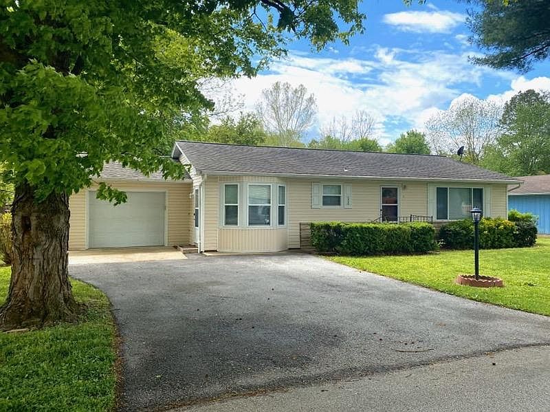 1st image of 526 Wilshire Dr