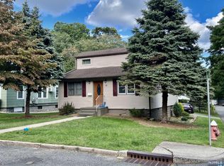 19 Division St, Closter, NJ 07624