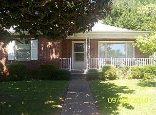 1st image of 220 Parkland Dr