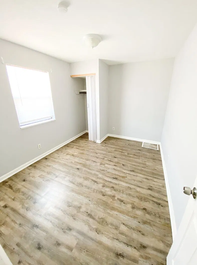 Cheery 1 Bedroom 1 Bath Apartment!! — Photo 4