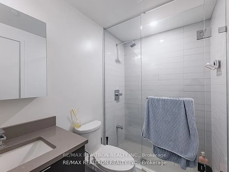 2033 Kennedy Rd #2008 — Photo 32