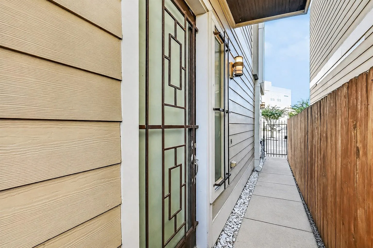 3 bed, 3.5 bath, 1800 sqft, $2,799 — Photo 4