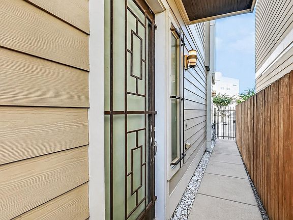 4th image of 205 Riley Ln