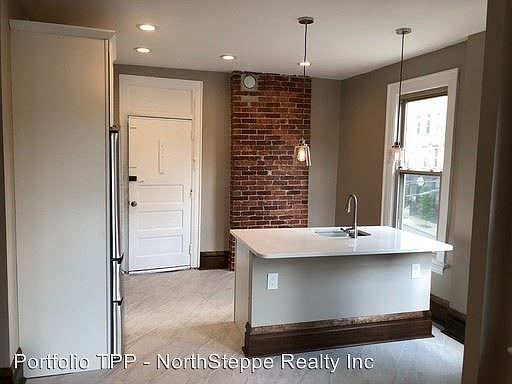 5th image of 1430 Neil Ave #1430