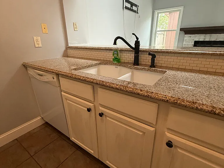 462 Falling Ln — Photo 5