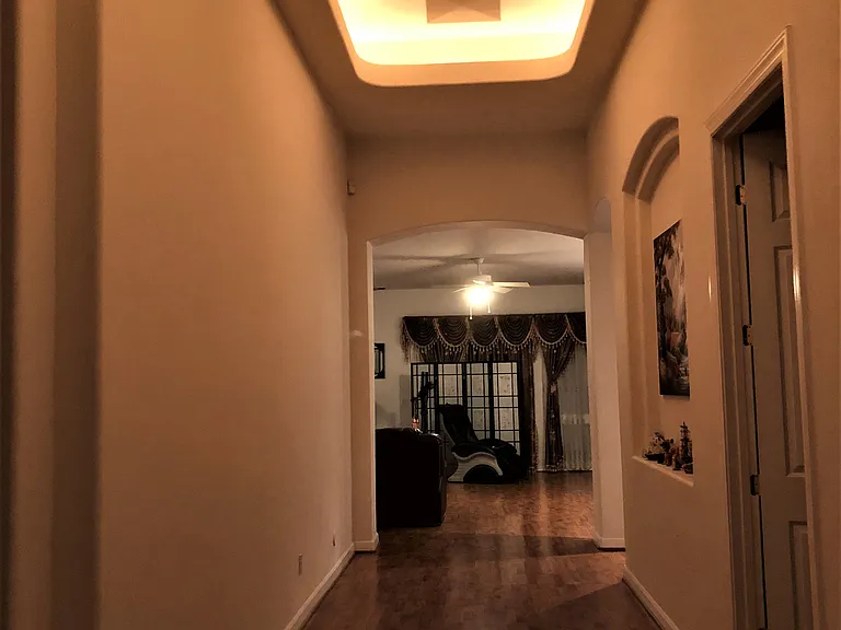 3409 N 42nd Pl — Photo 3