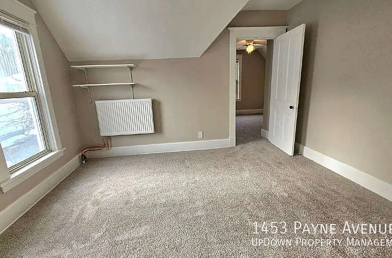 1453 Payne Ave — Photo 4