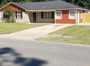 631 E Azalea Ave, Foley, AL 36535
