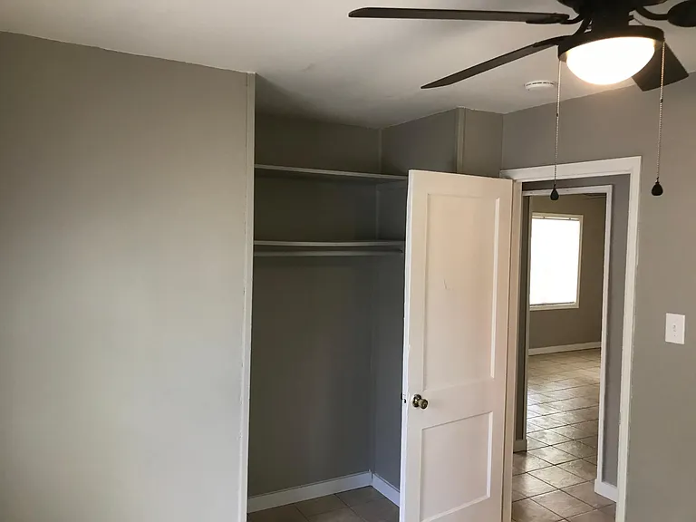 2332 SW Edgewater Ter — Photo 12