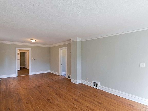 4th image of 1242 Lincoln St