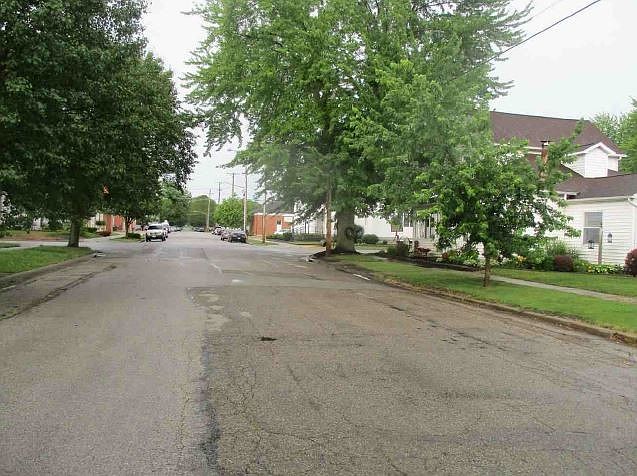 2nd image of 200 W Weller St