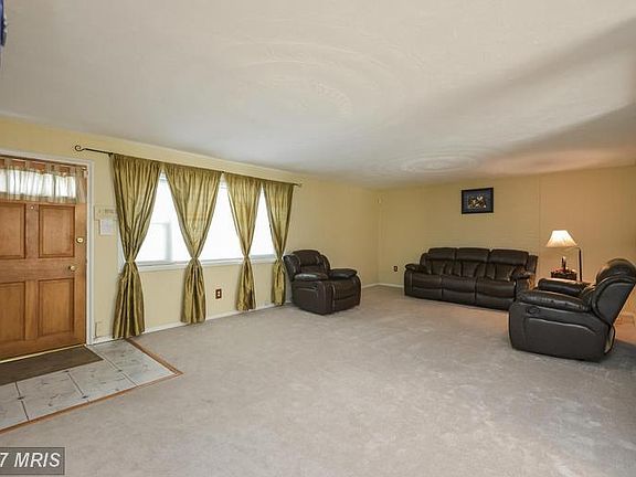 3rd image of 121 Glenlea Dr
