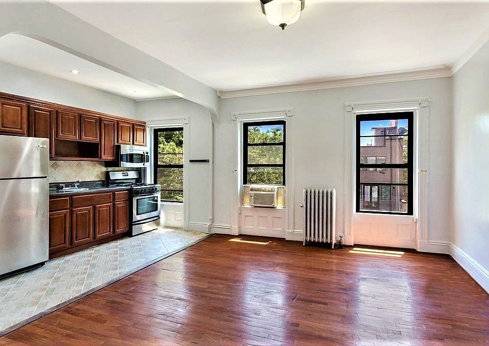 1st image of 270 Hancock St APT 4