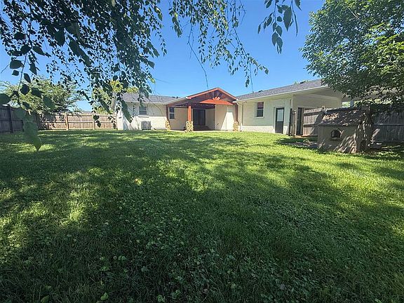 2nd image of 620 Sherwood Dr
