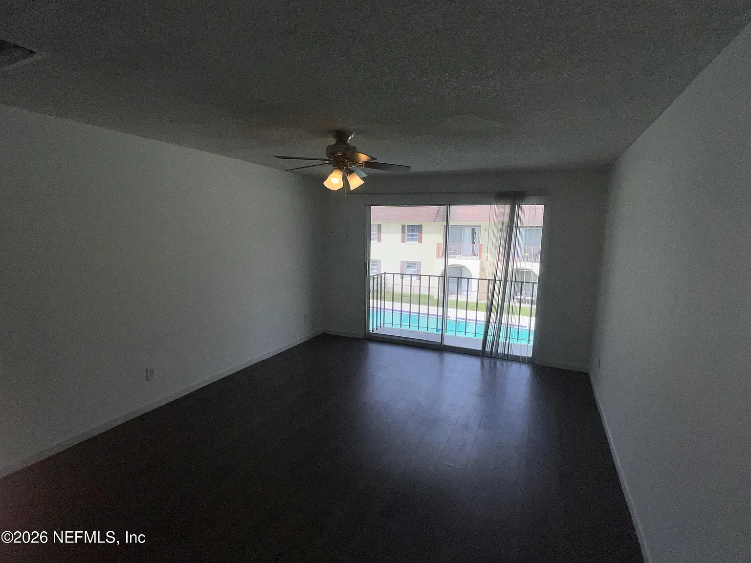 3 bed, 2.0 bath, 1180 sqft, $1,500 — Photo 2