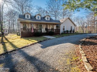 402 Sunset Rd, Crossville, TN 38572