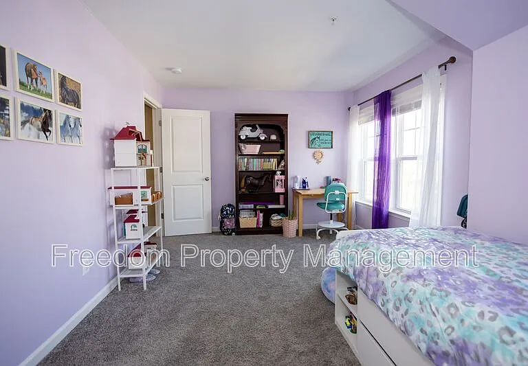 2425 Morgans Point Dr — Photo 33