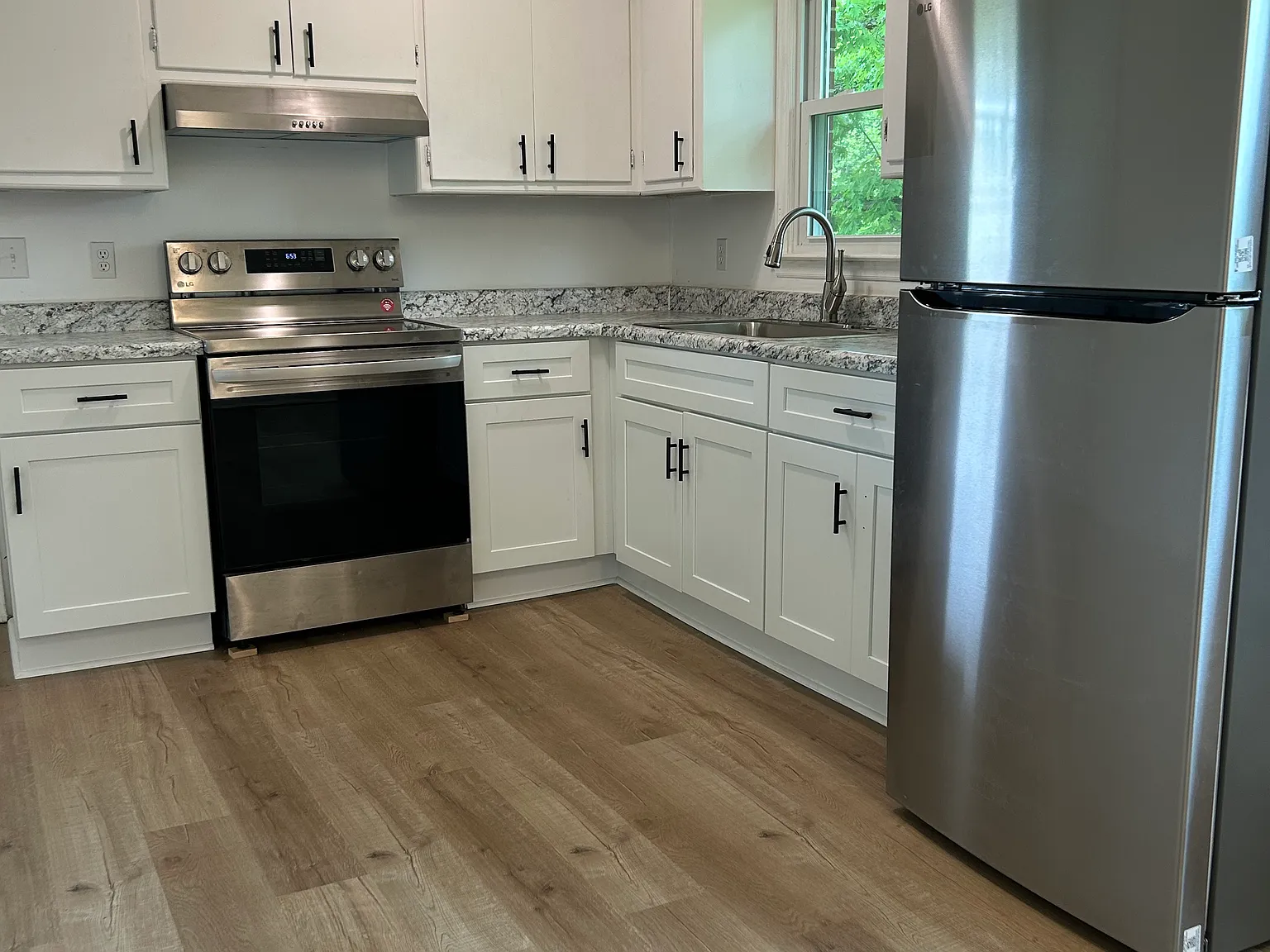 2 bed, 950 sqft, $1,100 — Photo 2