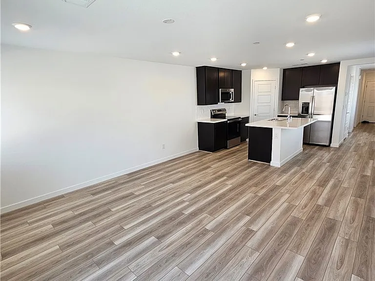 2112 Abraham Ave — Photo 7