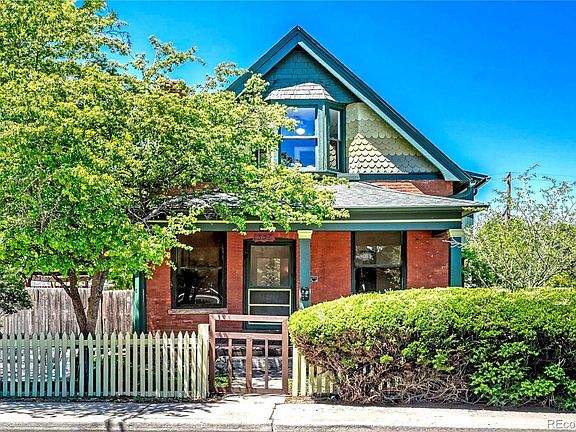3rd image of 1557 Dallas Street