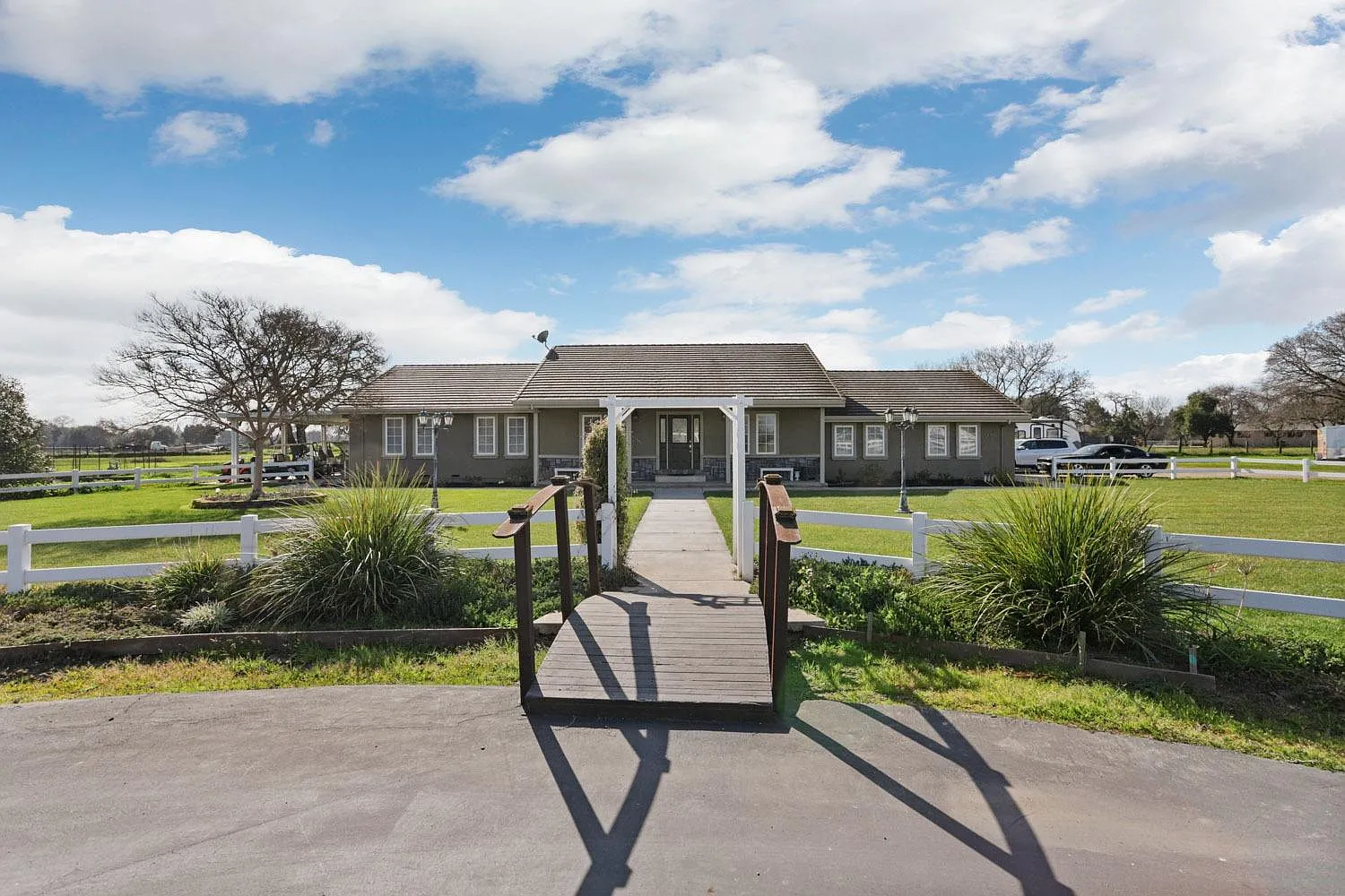 14050 Emilee Ln photo 1