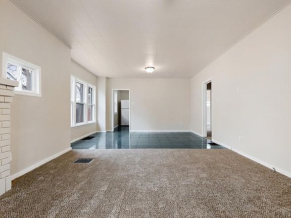 4th image of 1103 E 6th St