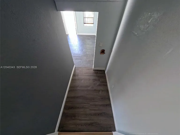 2218 N Harding St — Photo 63
