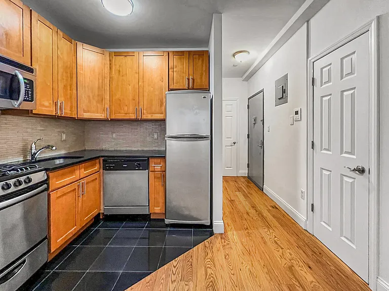 250 W 105th St #6F — Photo 4