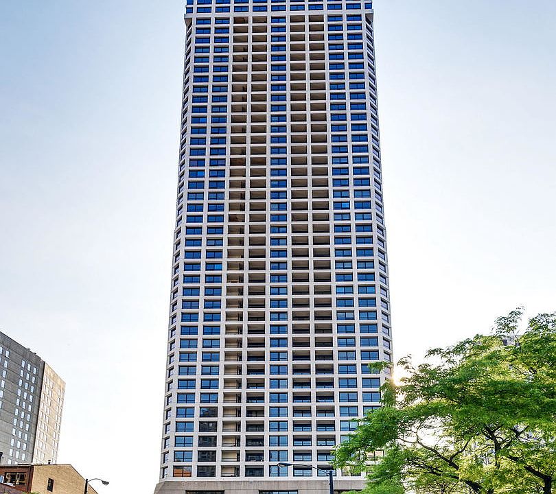 1st image of 1030 N State St APT 25J