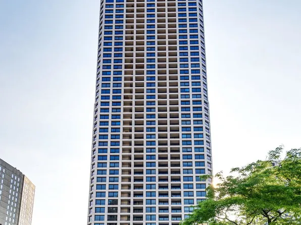 1030 N State St APT 25J, Chicago, IL 60610
