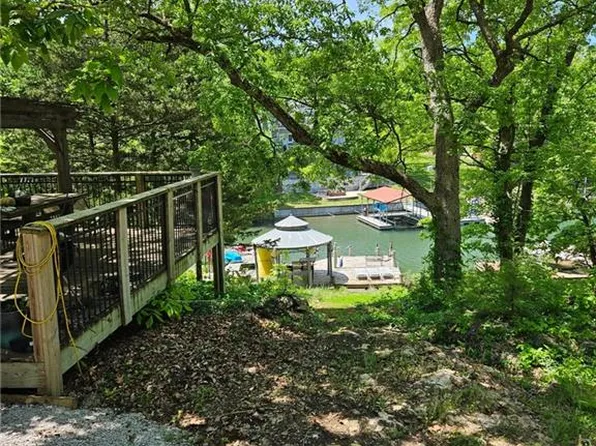 229 E Sugar Lake Dr, Mound City, KS 66056