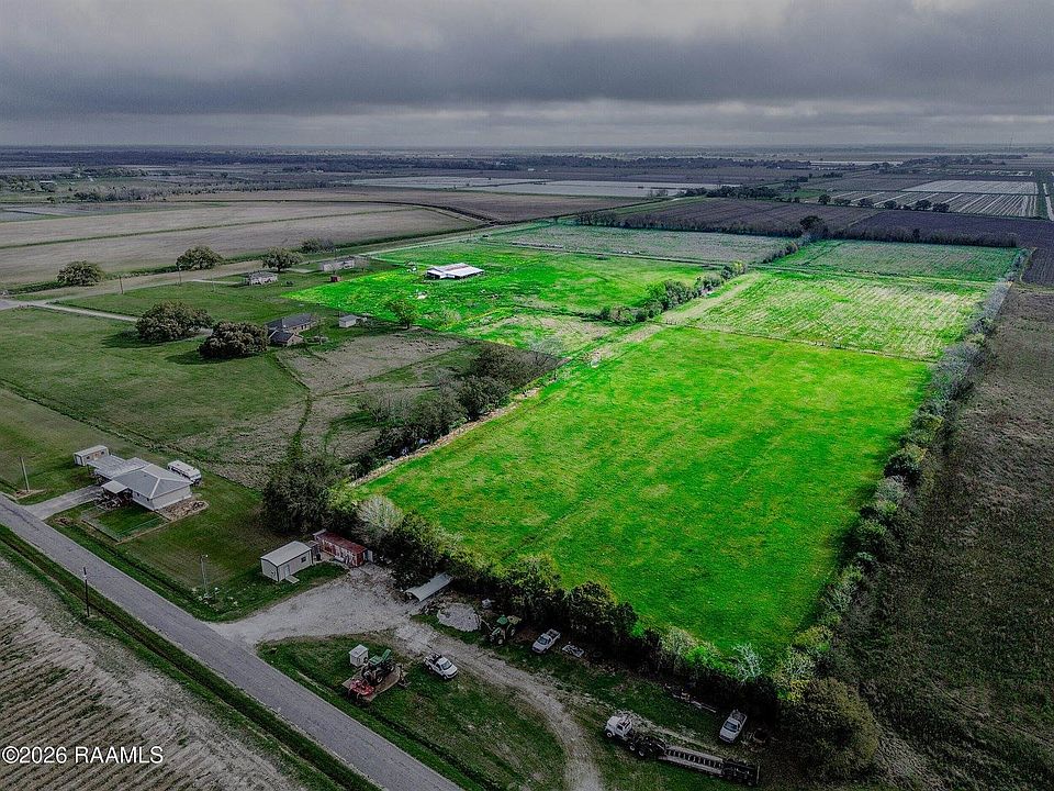 1st image of W Liberty Farm Rd