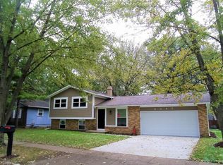 2047 South St, Elgin, IL 60123