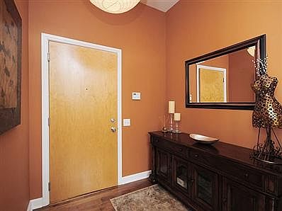 2nd image of 1021 W Buena Ave APT 4W