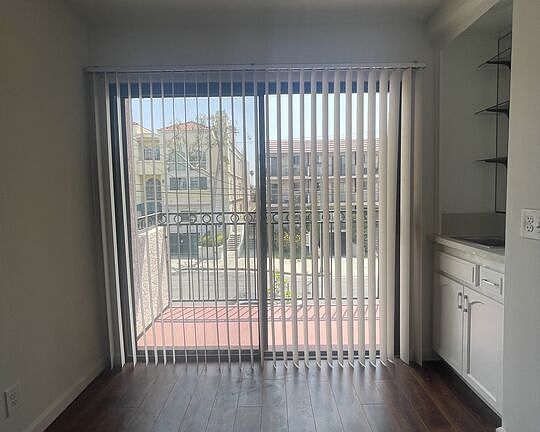 4th image of 1337 N Sierra Bonita Ave #204