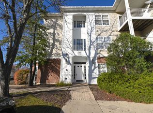 3317 Stratford Ct UNIT 3A, Lake Bluff, IL 60044