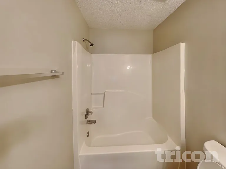 4430 Reserve Hill Xing — Photo 15