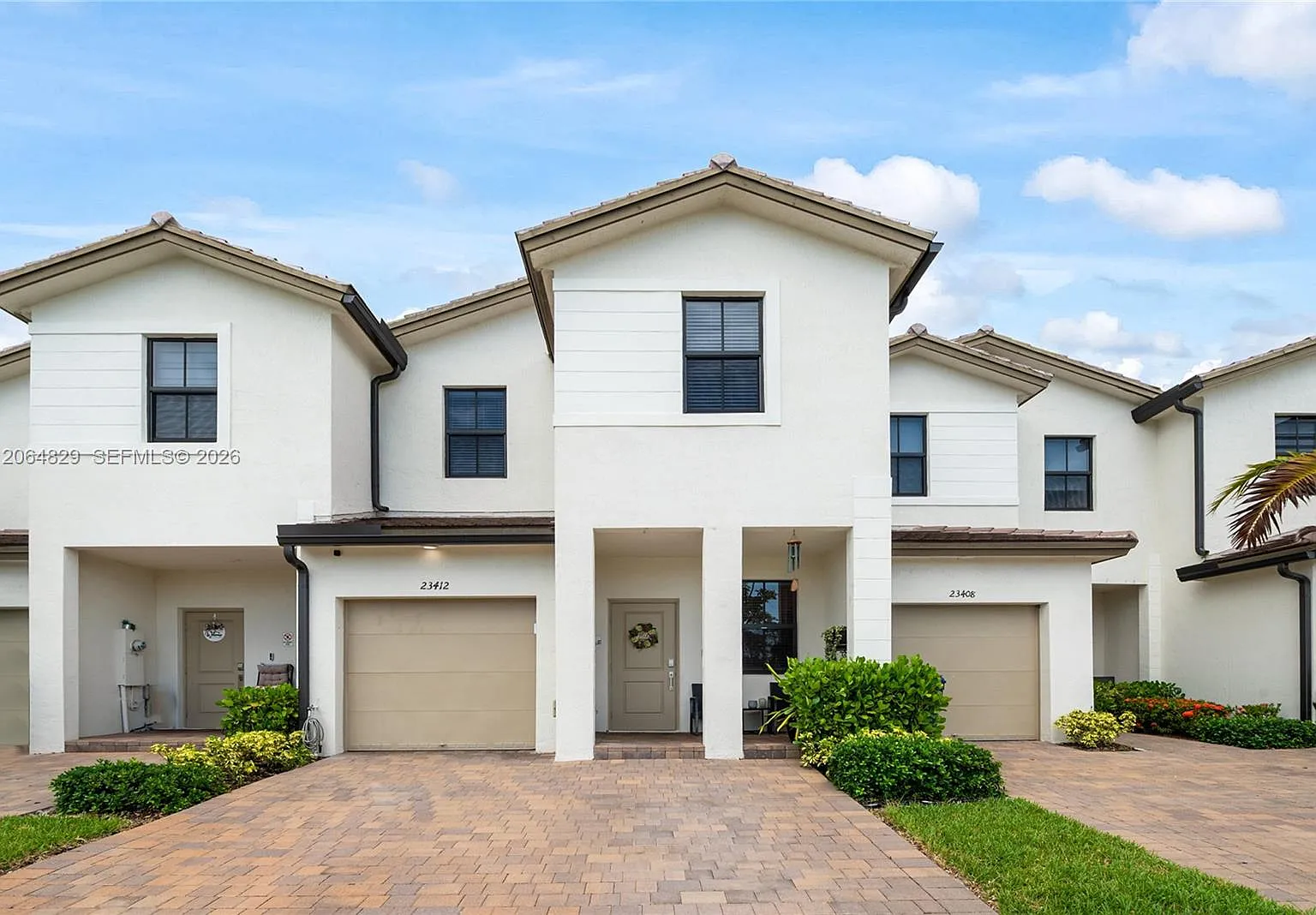 4 bed, 2.5 bath, 1820 sqft, $3,400 — Photo 1