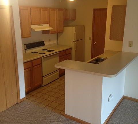 Dining/Kitchen Area
