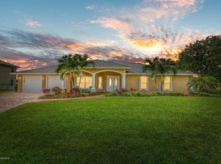 424 Cocoa Isles Blvd, Cocoa Beach, FL 32931