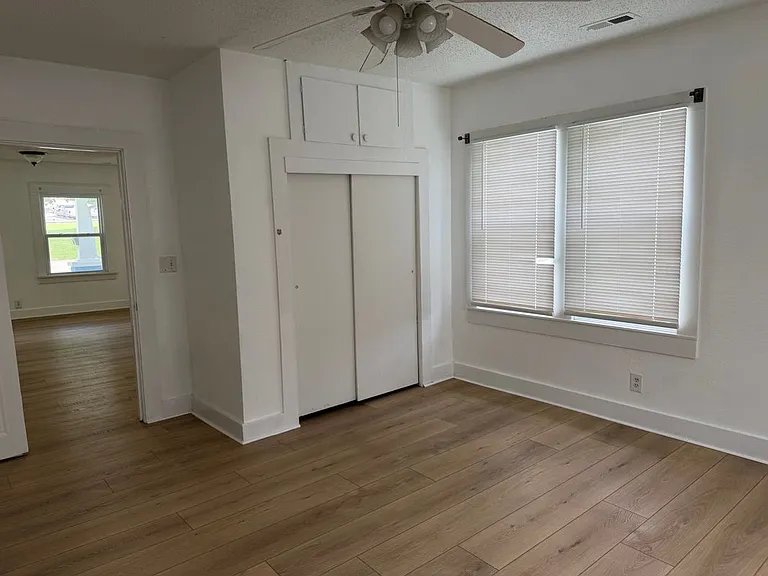 813 S Lillian Ave — Photo 9