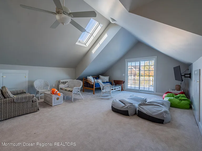 128 Park Ave — Photo 19