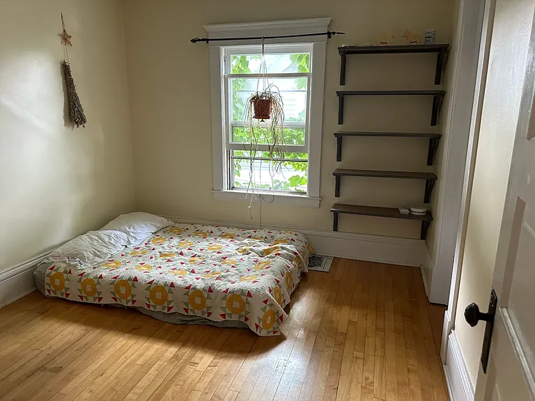 2941 Oakland Ave — Photo 9
