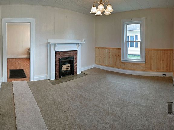 3rd image of 1110 Broadway Ave