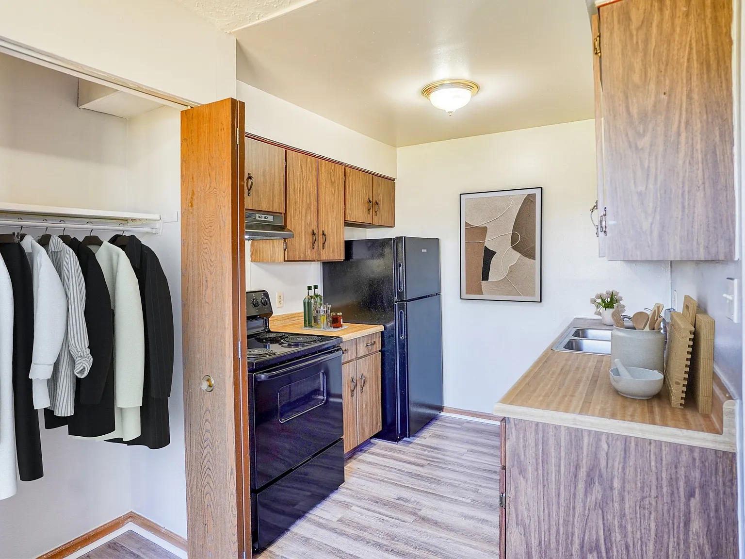 Waterford Apartments — Photo 3