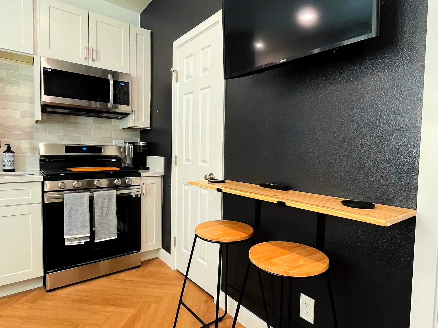1 bed, 200 sqft, $1,650 — Photo 3