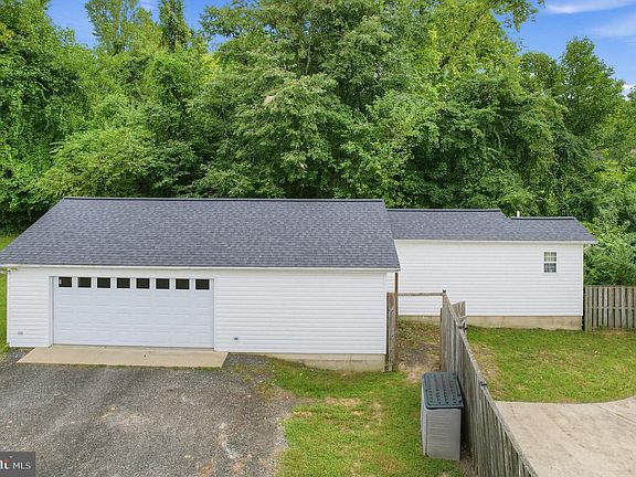 4th image of 9430 Solomons Island Rd