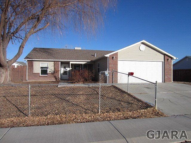 1st image of 528 N Mountain Oak Ct