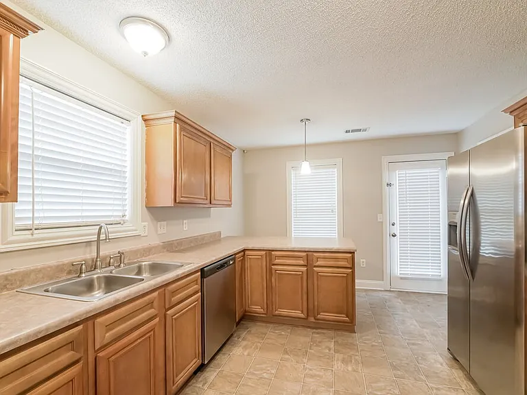 427 Steadham Ct — Photo 10